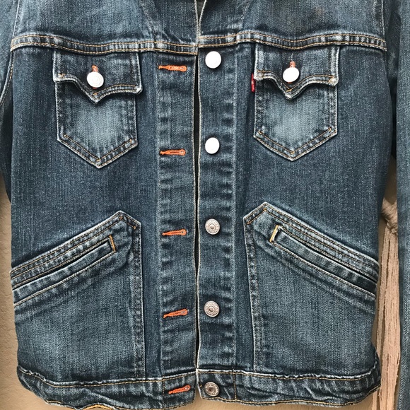 LEVI’S Denim Jean Jacket Size Medium - Picture 2 of 6